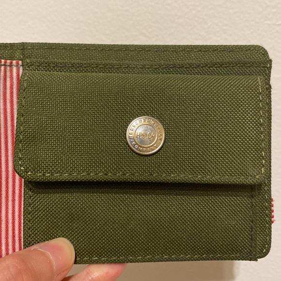 Hershel Supply Camo Canvas Wallet - Picture 4 of 6